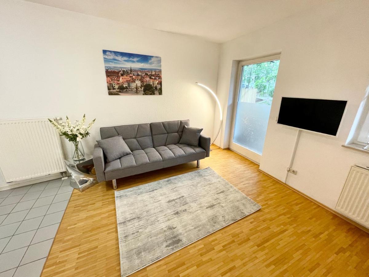 Ferienwohnung Blickfang: Modern Apartment in Erfurt's Old Town with Balcony Exterior photo